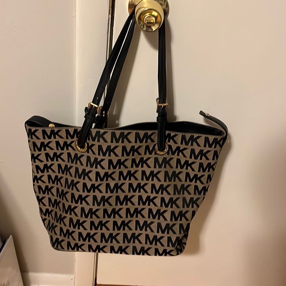 Michael Kors purse